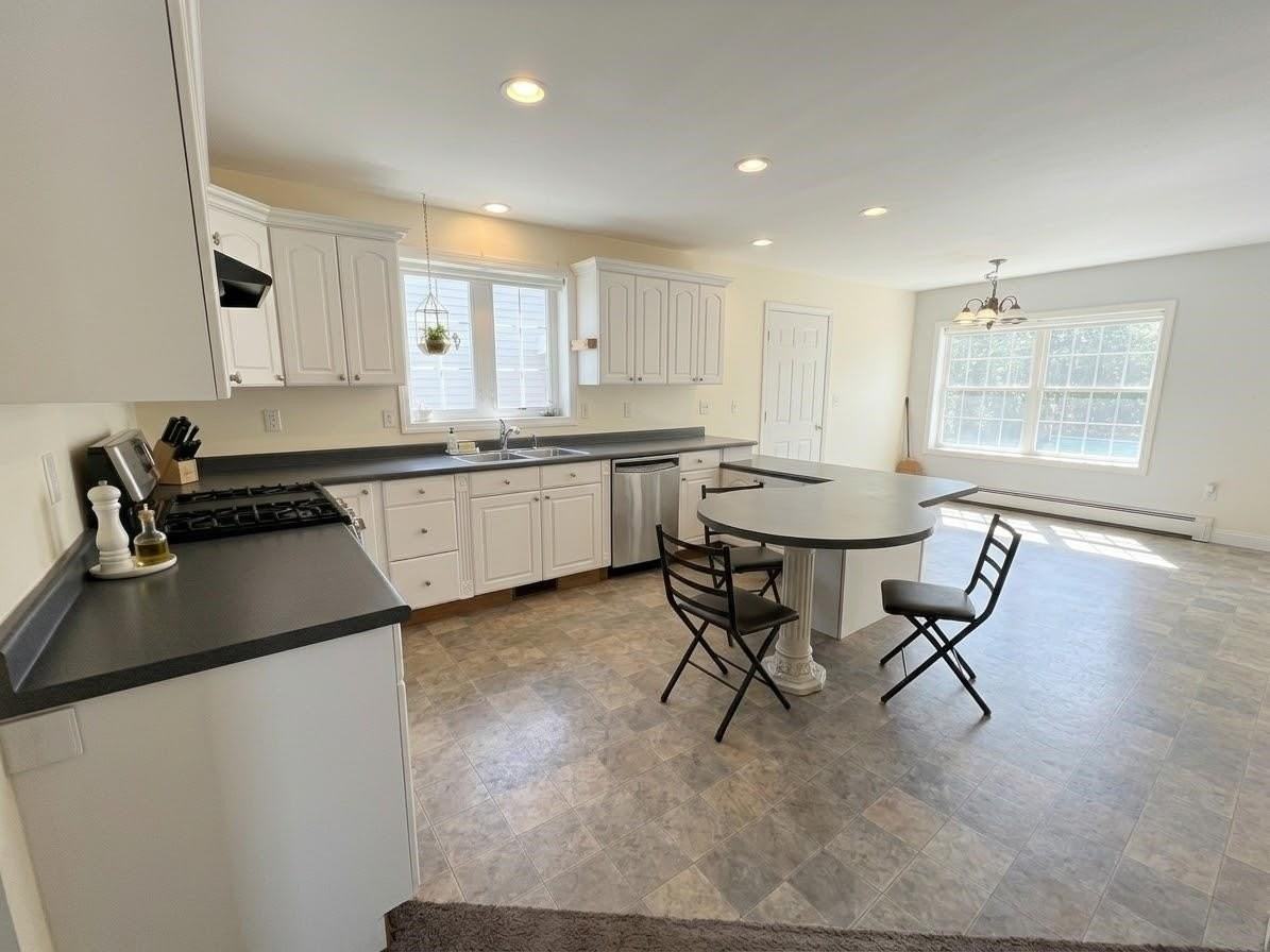 17 Burke St - Photo 4 of 12