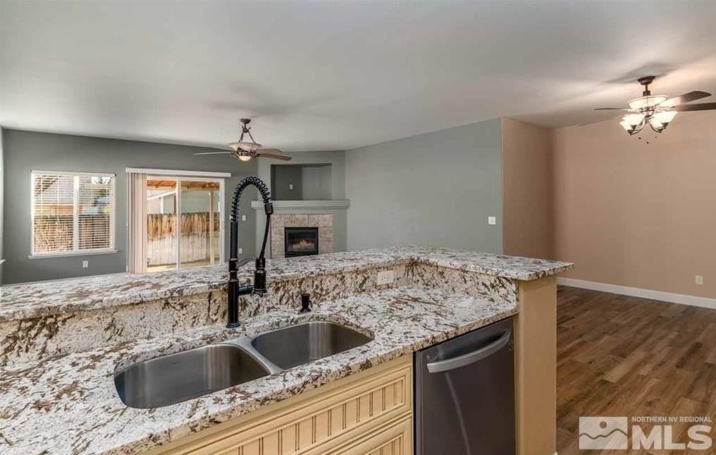 971 Iris Ln - Photo 6 of 27