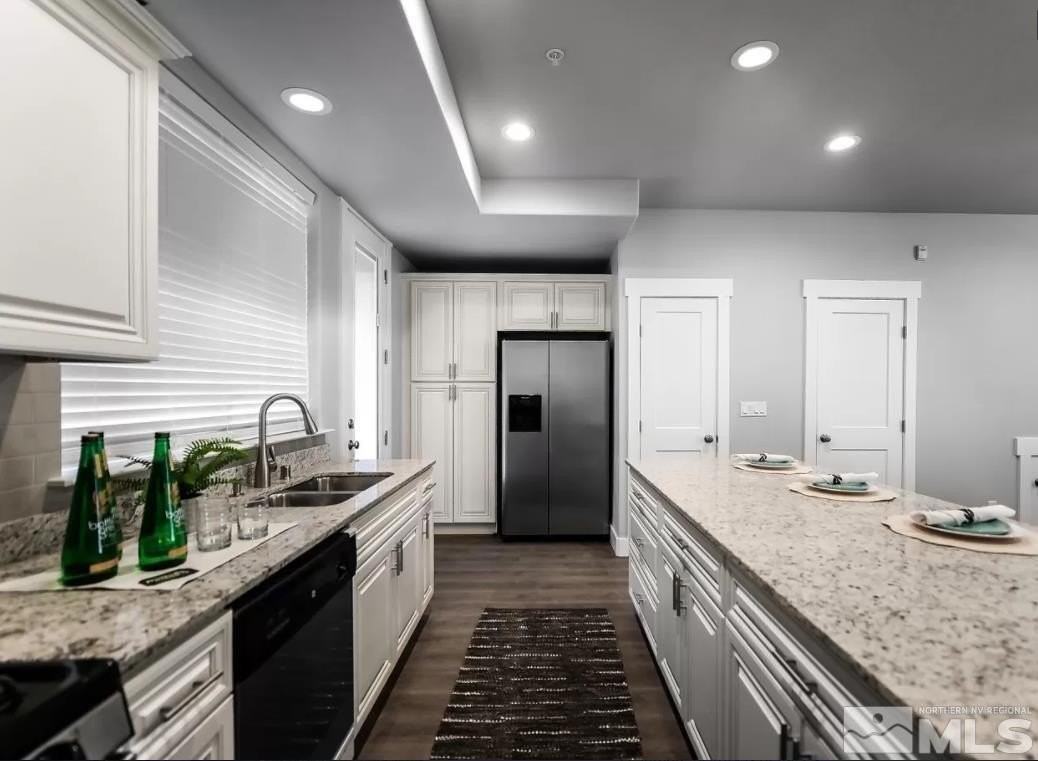 730 Bluffs Ct Unit 102 - Photo 2 of 7