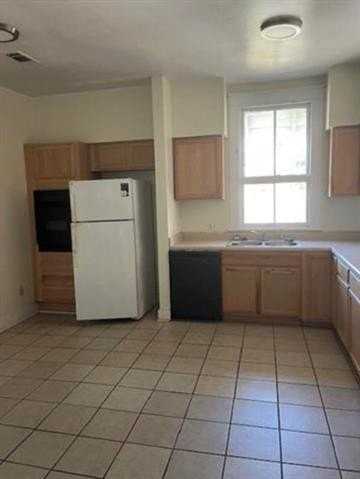 1833 Robert St #2A - Photo 6 of 10