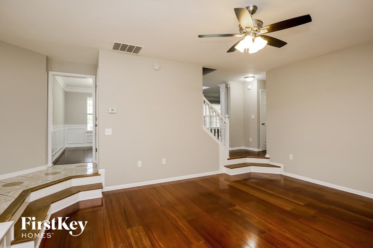 2246 Carolina Wind Ct - Photo 2 of 15