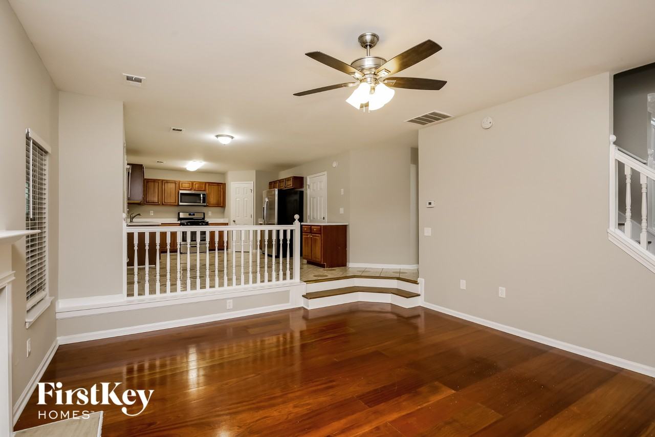 2246 Carolina Wind Ct - Photo 3 of 15
