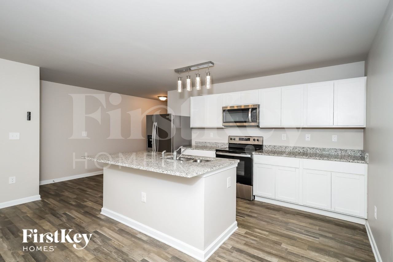 2550 Wood Bend Ln - Photo 7 of 18