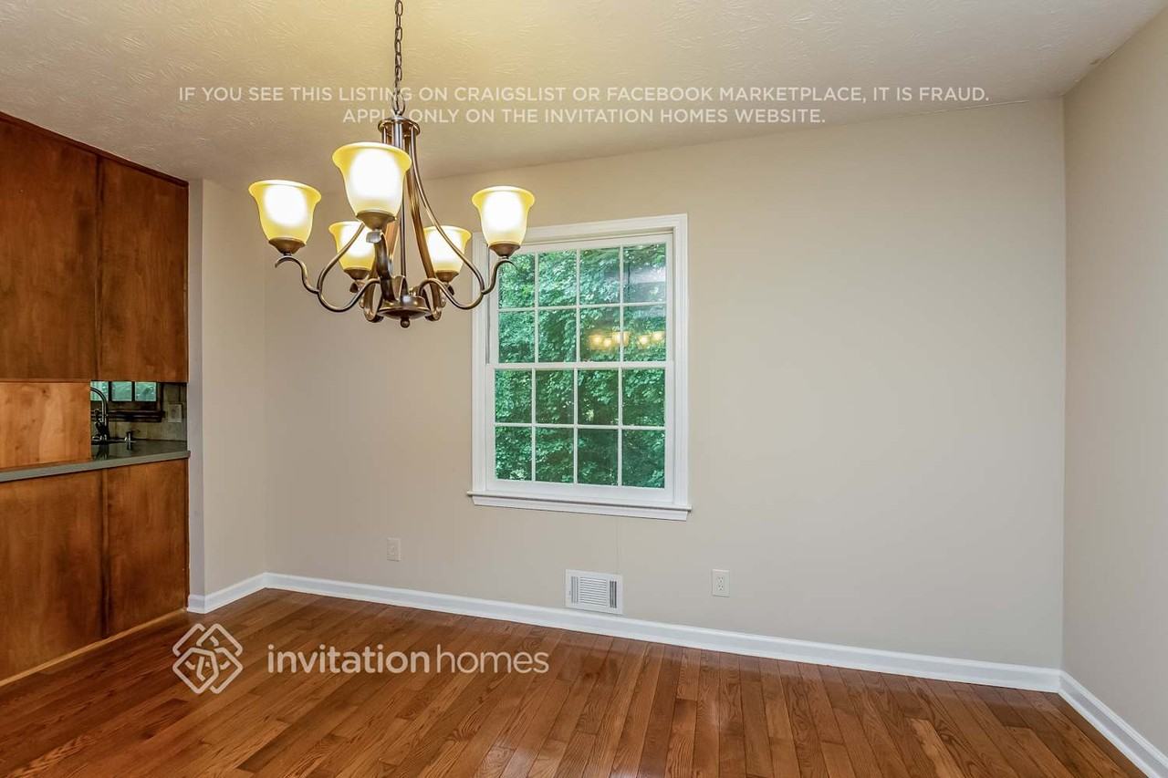 2710 Old Ivy Ct - Photo 5 of 15