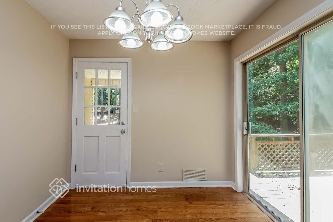 2710 Old Ivy Ct - Photo 6 of 15