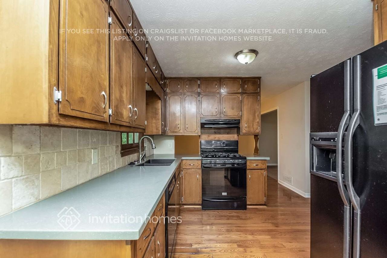 2710 Old Ivy Ct - Photo 7 of 15