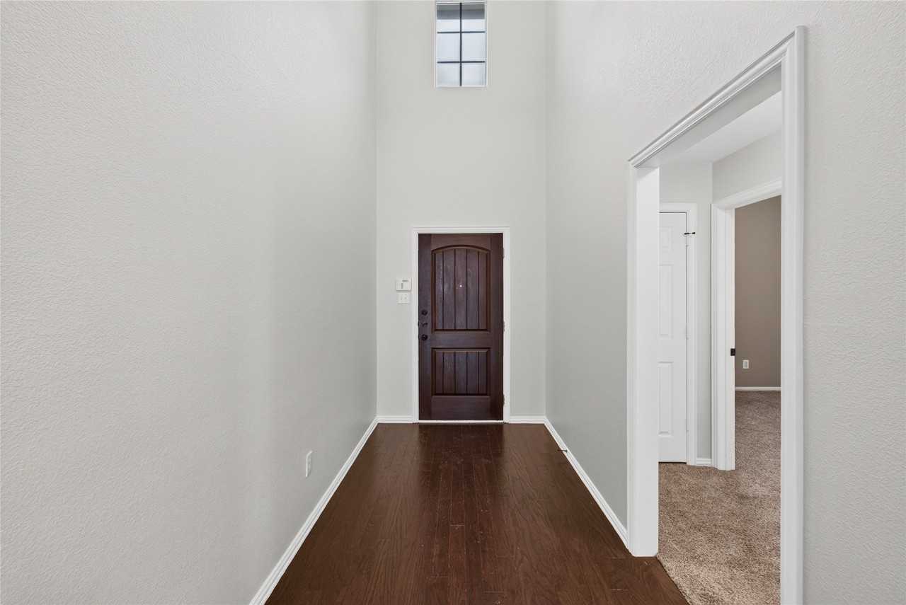 417 Hackberry Dr - Photo 3 of 38