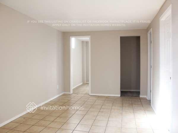 13298 Lackland Dr - Photo 2 of 16