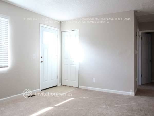 13298 Lackland Dr - Photo 3 of 16
