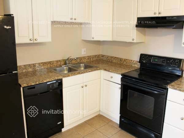 13298 Lackland Dr - Photo 6 of 16