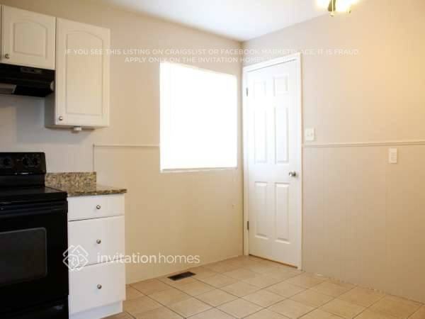 13298 Lackland Dr - Photo 7 of 16