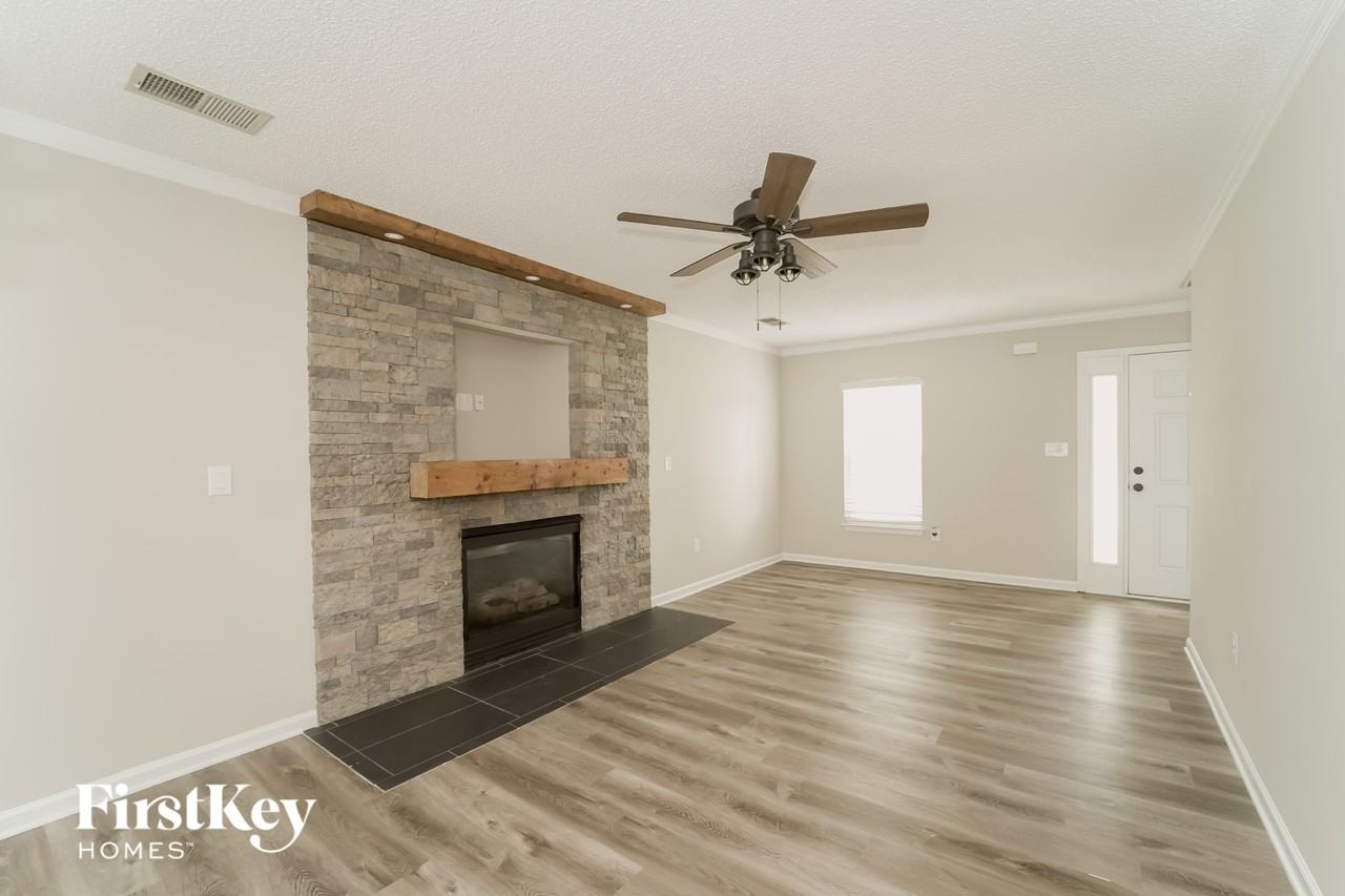 6837 Babbling Brook Ln - Photo 4 of 15