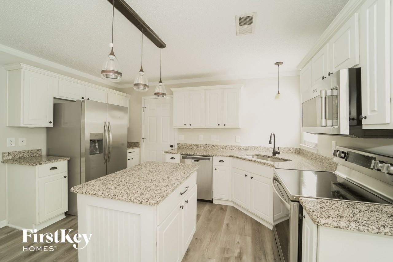 6837 Babbling Brook Ln - Photo 6 of 15