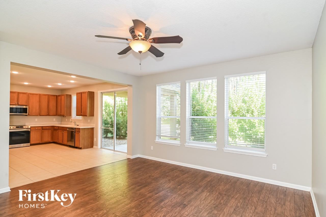 85051 Champlain Dr - Photo 2 of 16