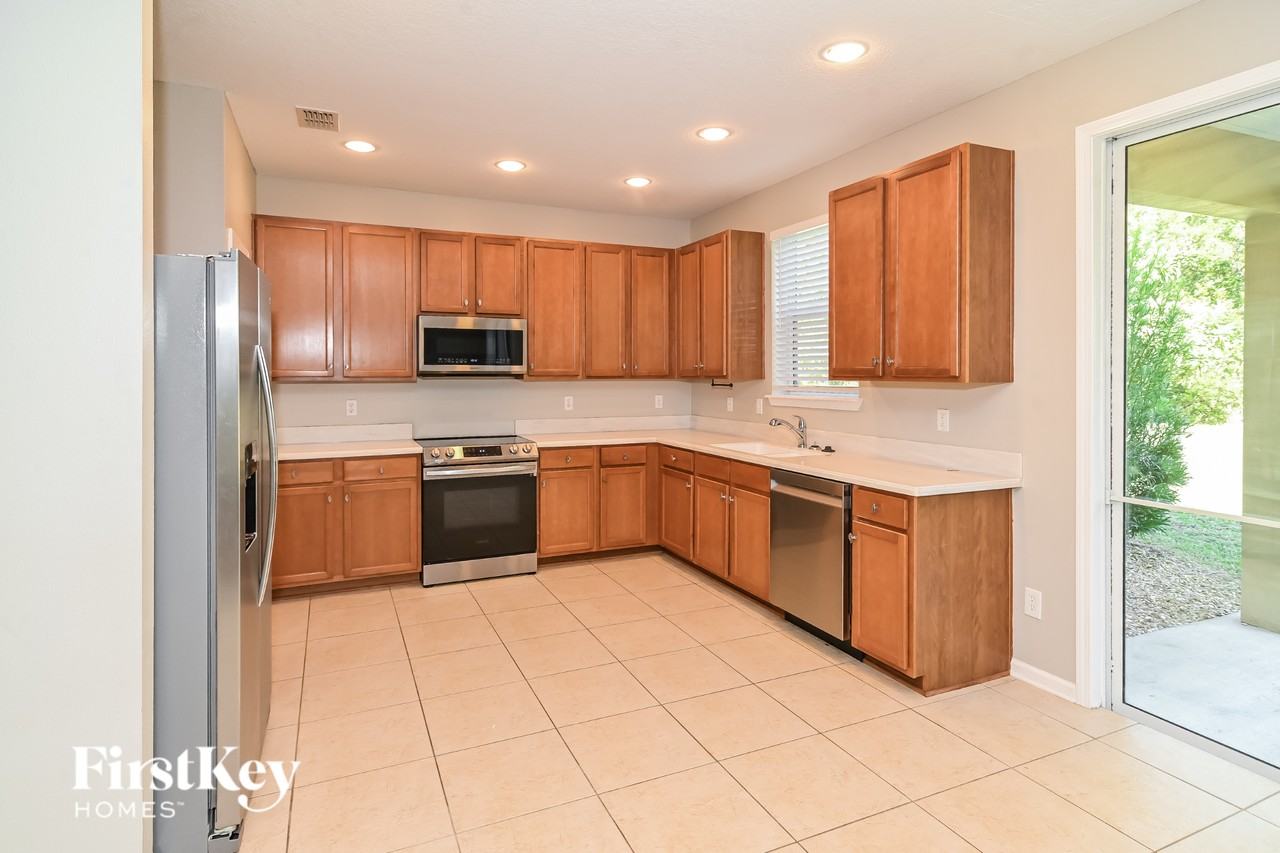 85051 Champlain Dr - Photo 4 of 16