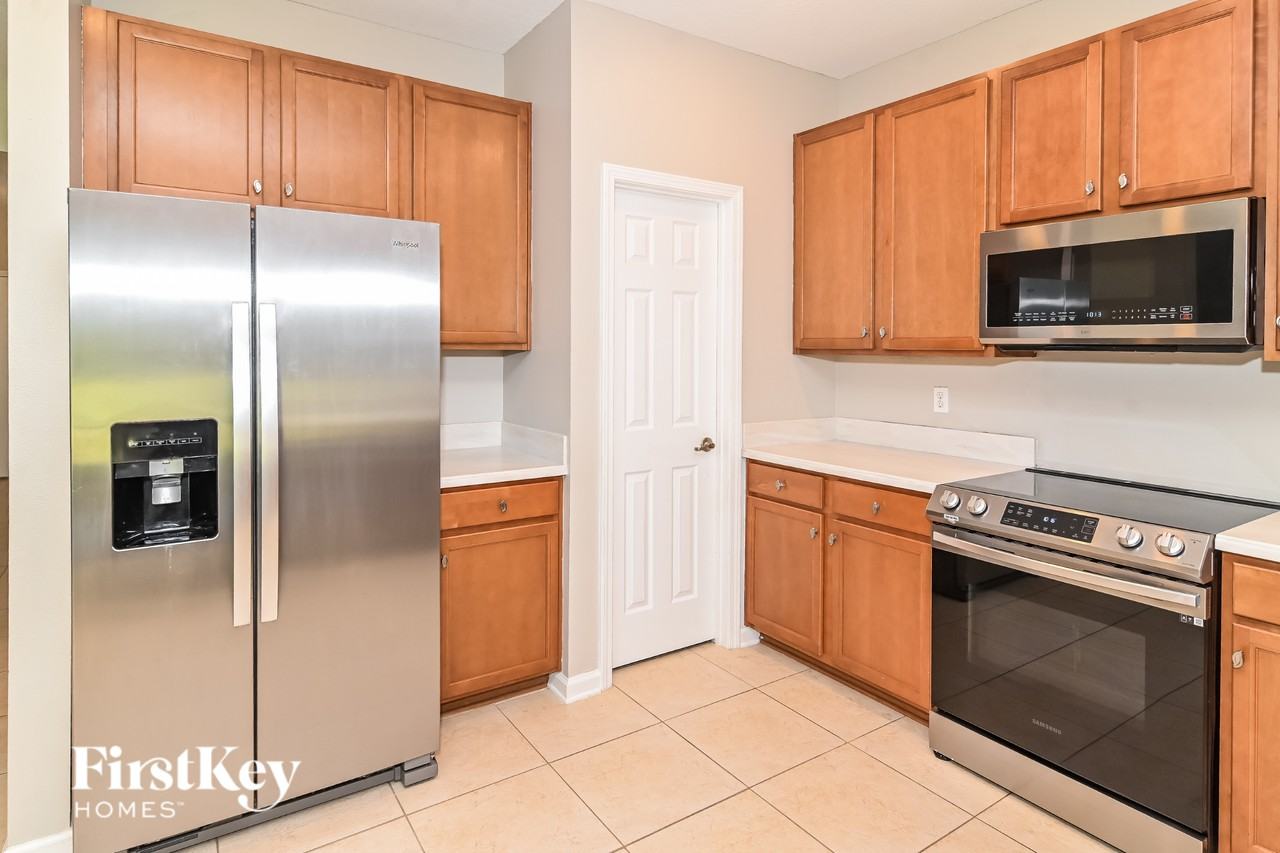 85051 Champlain Dr - Photo 5 of 16