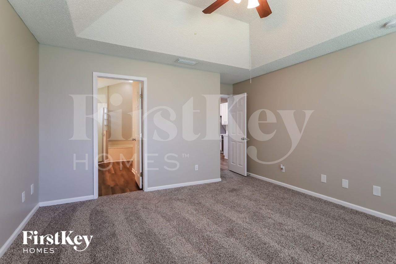 1560 Walnut Creek Dr - Photo 7 of 15