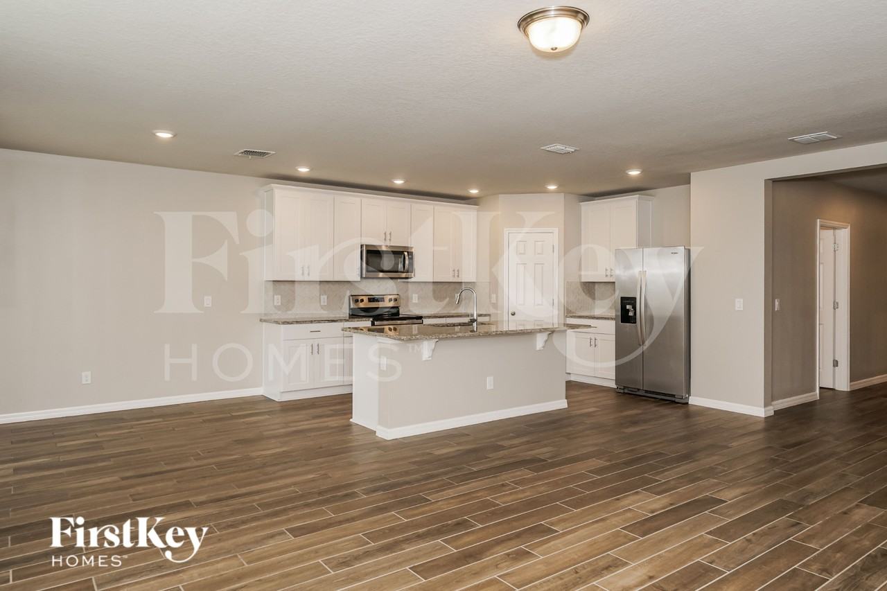 316 Sarah Nicole Way - Photo 2 of 16