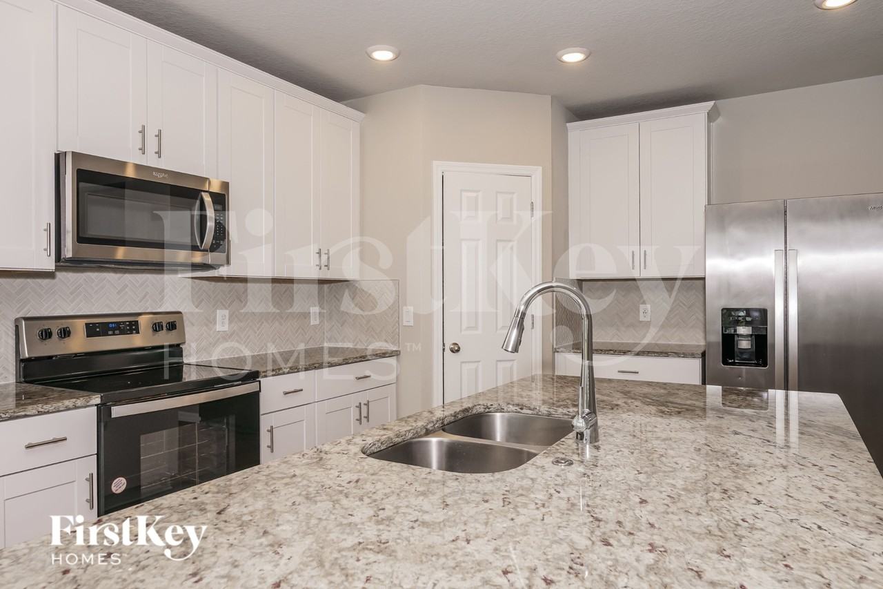 316 Sarah Nicole Way - Photo 4 of 16