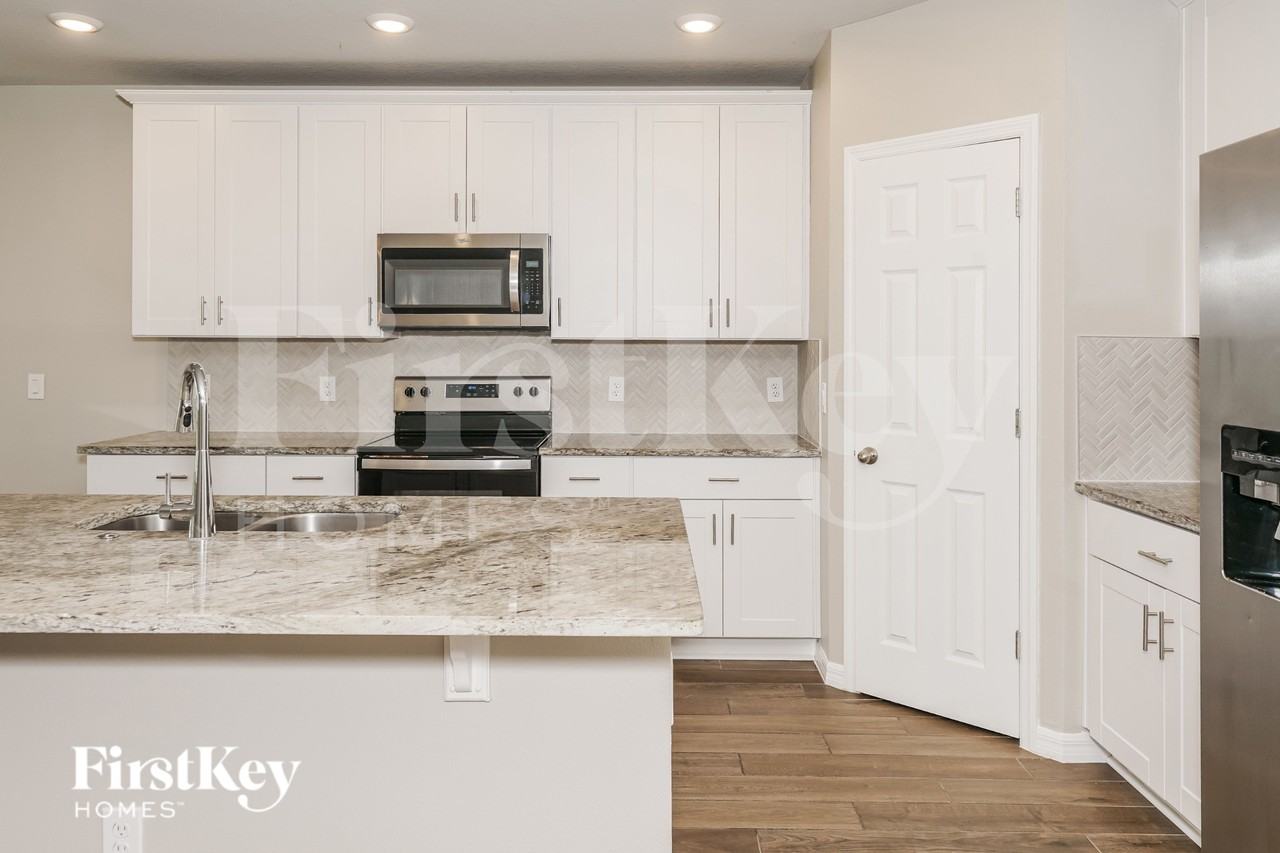 316 Sarah Nicole Way - Photo 5 of 16