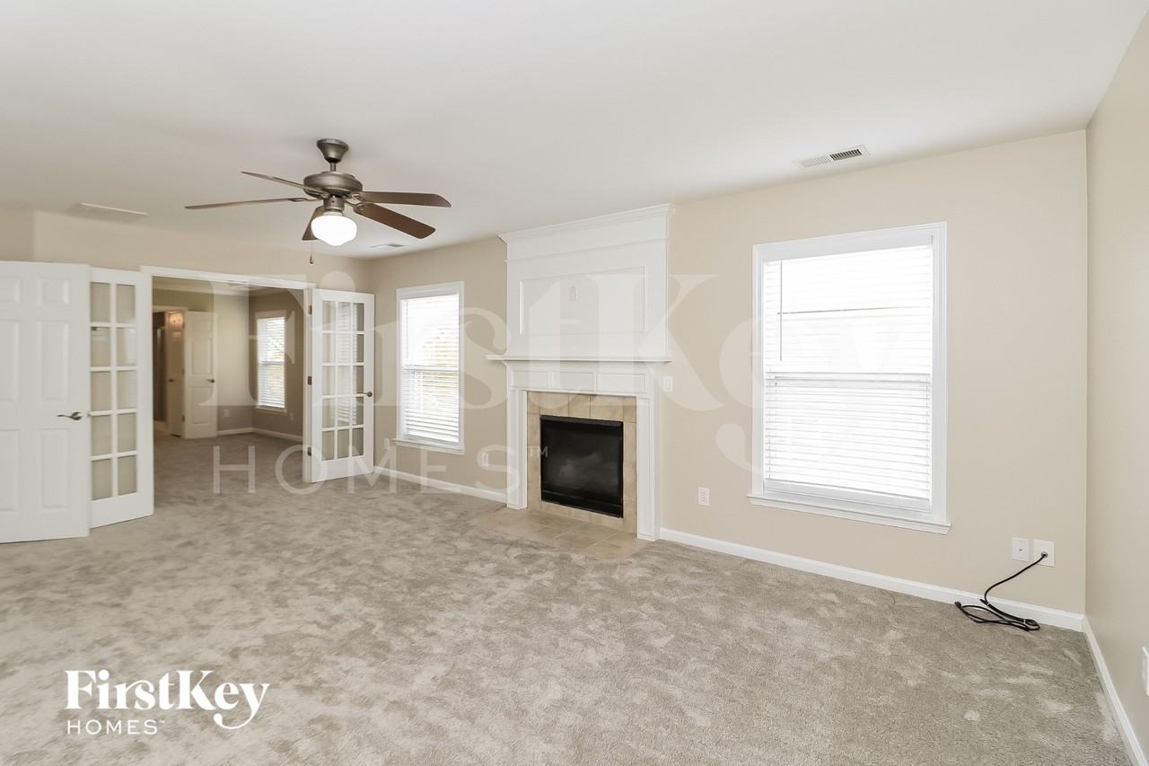 4543 Gapstow Bridge Ln - Photo 3 of 15