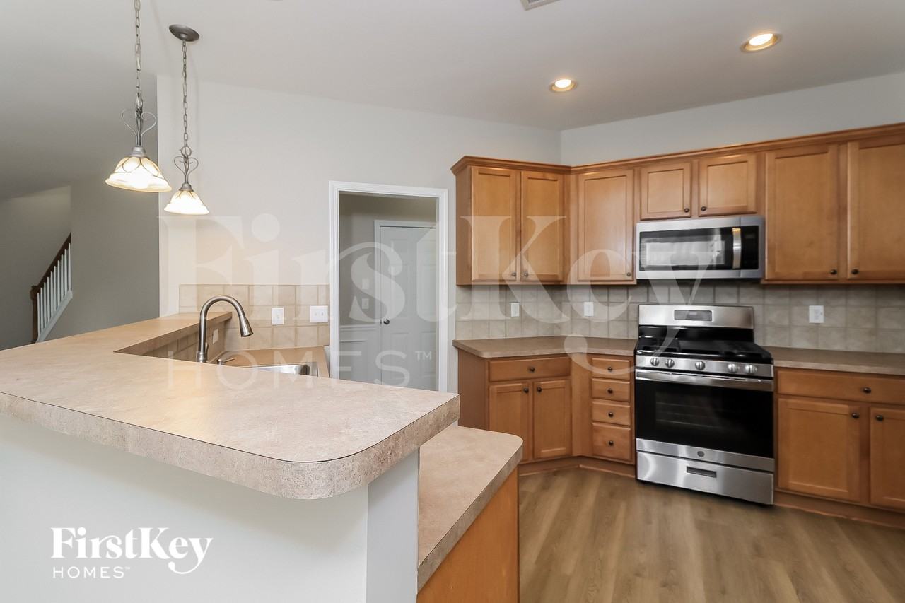 4543 Gapstow Bridge Ln - Photo 7 of 15