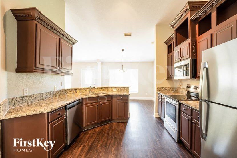4633 Fernway Dr - Photo 6 of 15