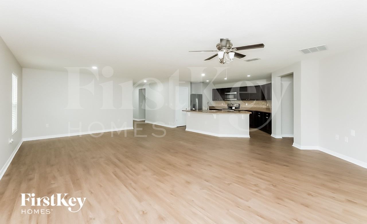7261 Somerset Pond Dr - Photo 3 of 16
