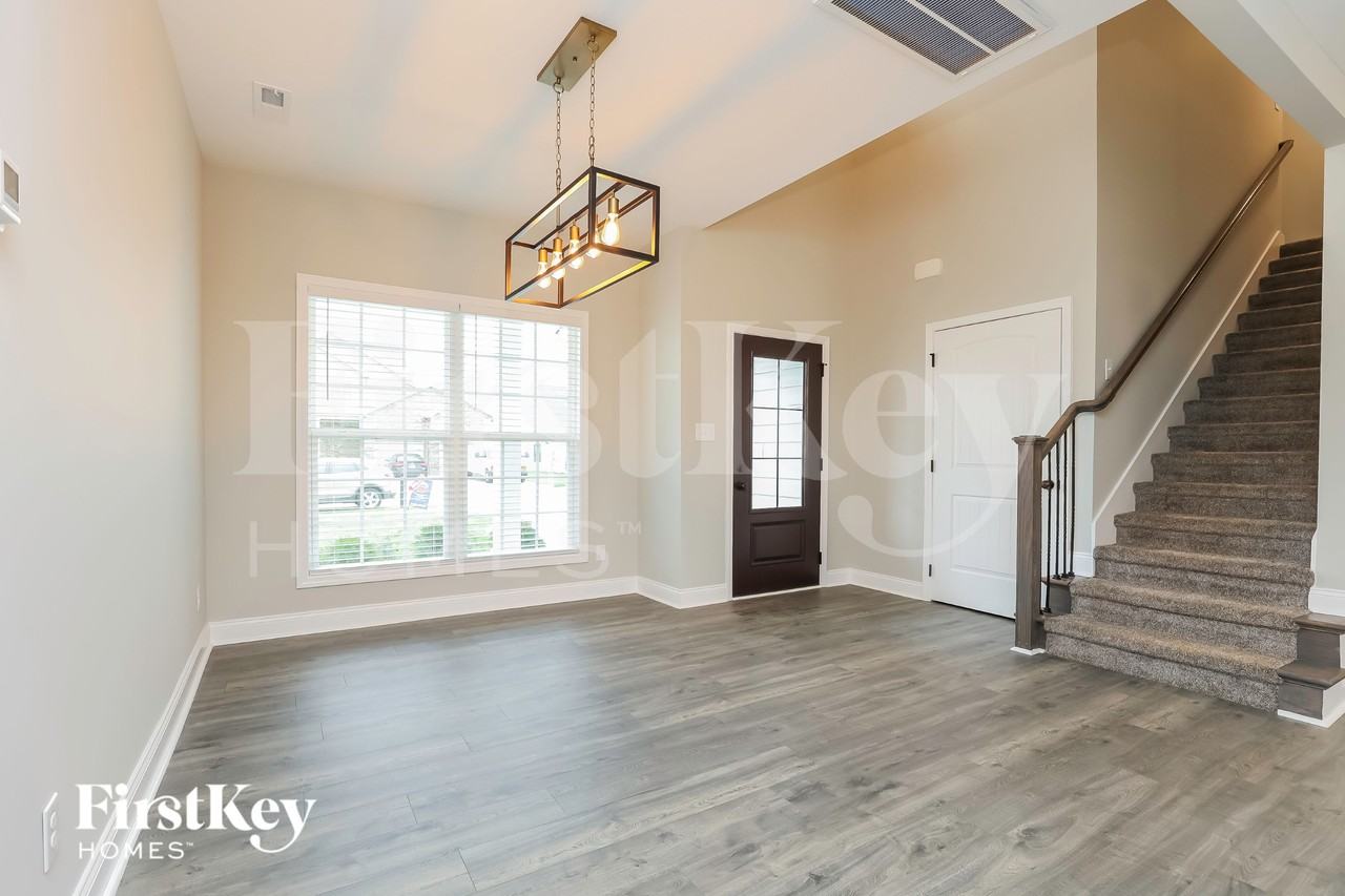 524 Dexter Dr - Photo 5 of 15