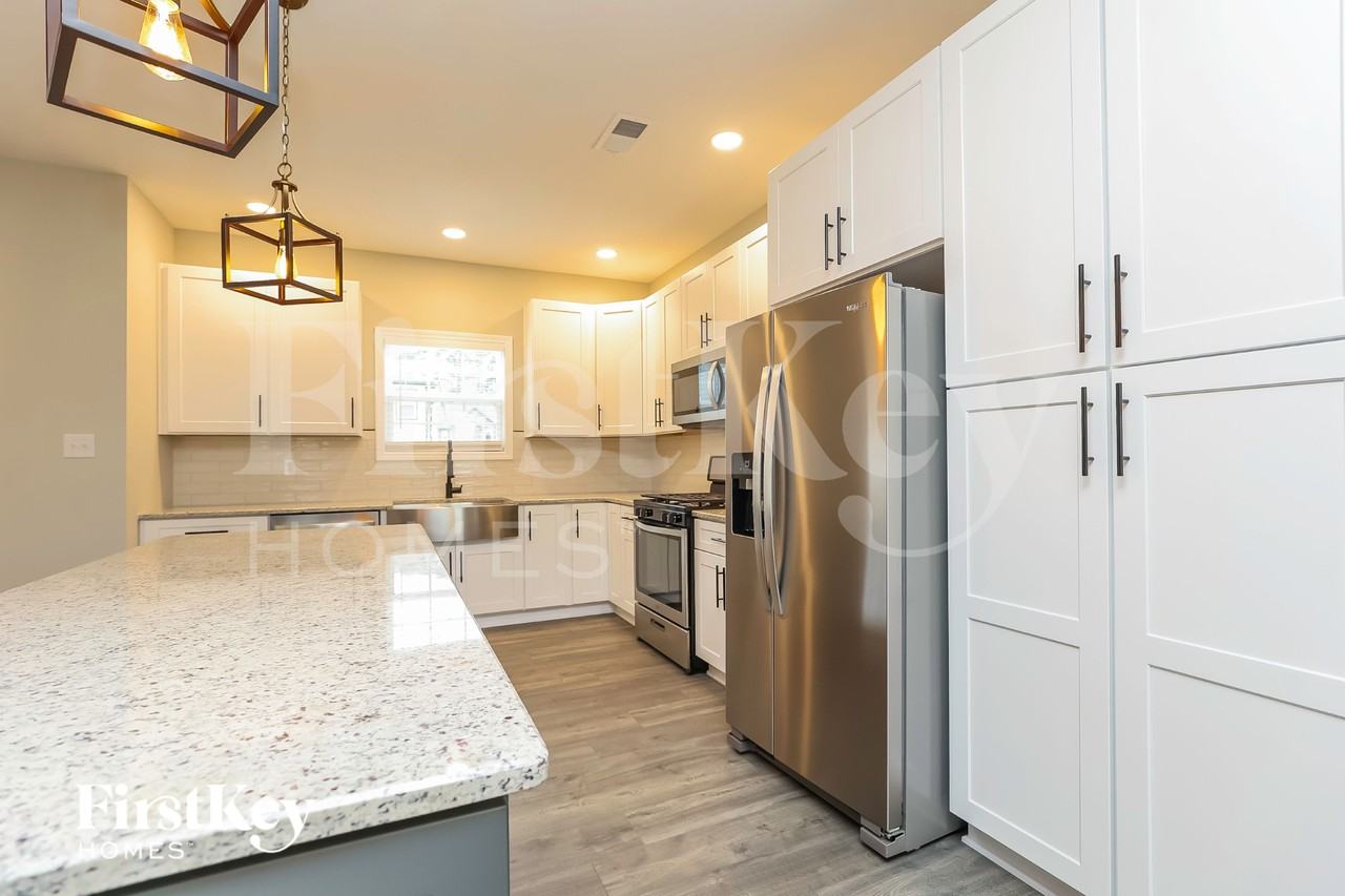 524 Dexter Dr - Photo 6 of 15