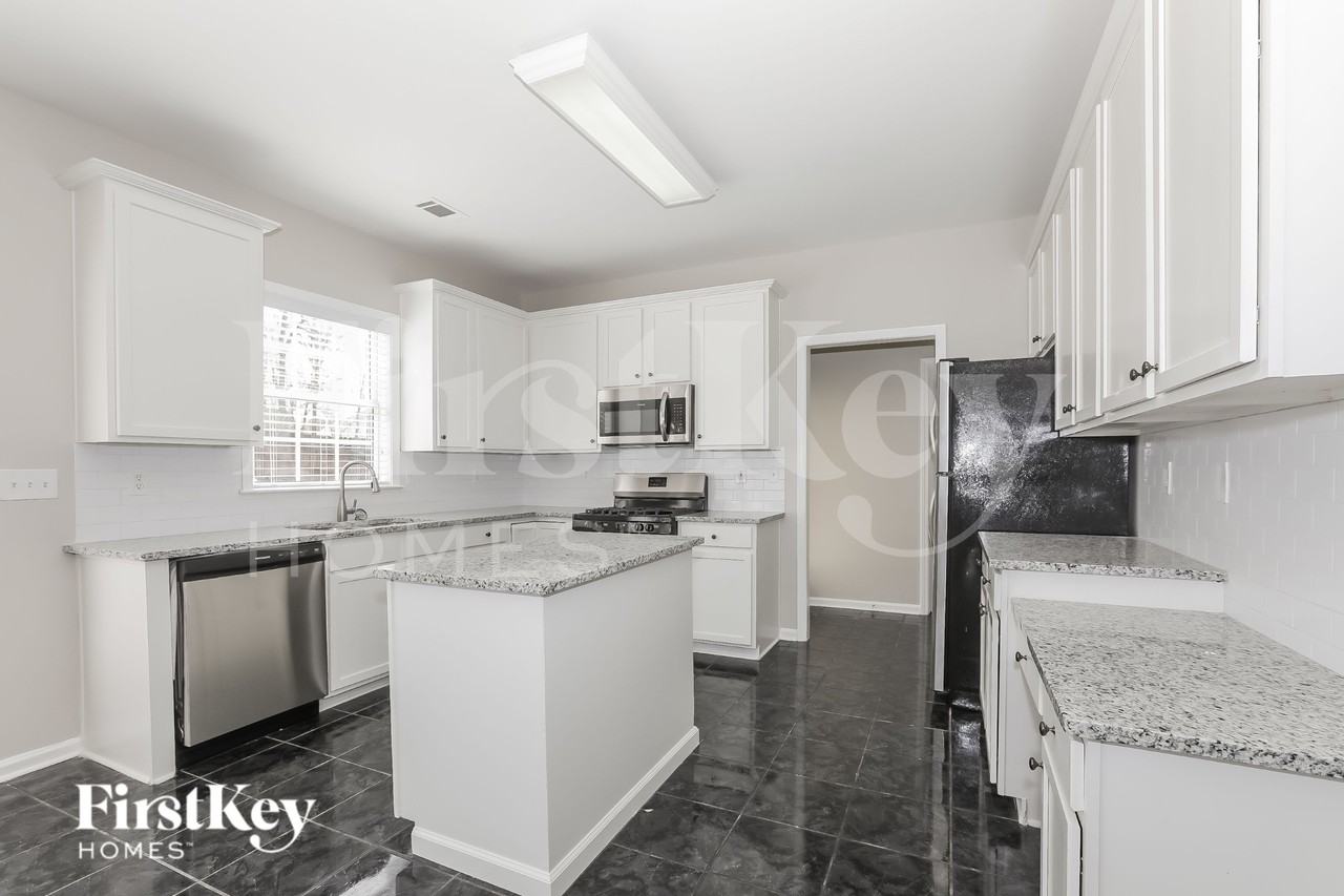 2127 Mitford Ct - Photo 6 of 18