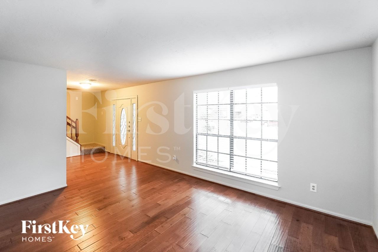 16810 Poplar Hill St - Photo 2 of 16