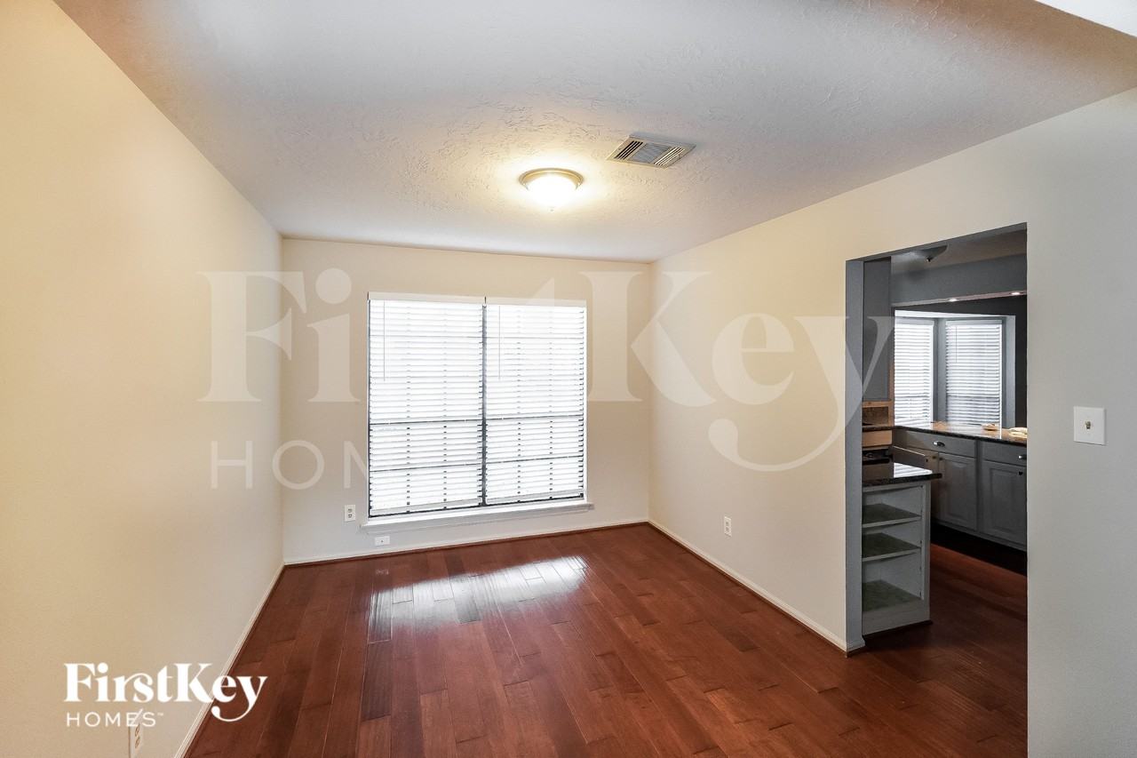 16810 Poplar Hill St - Photo 5 of 16