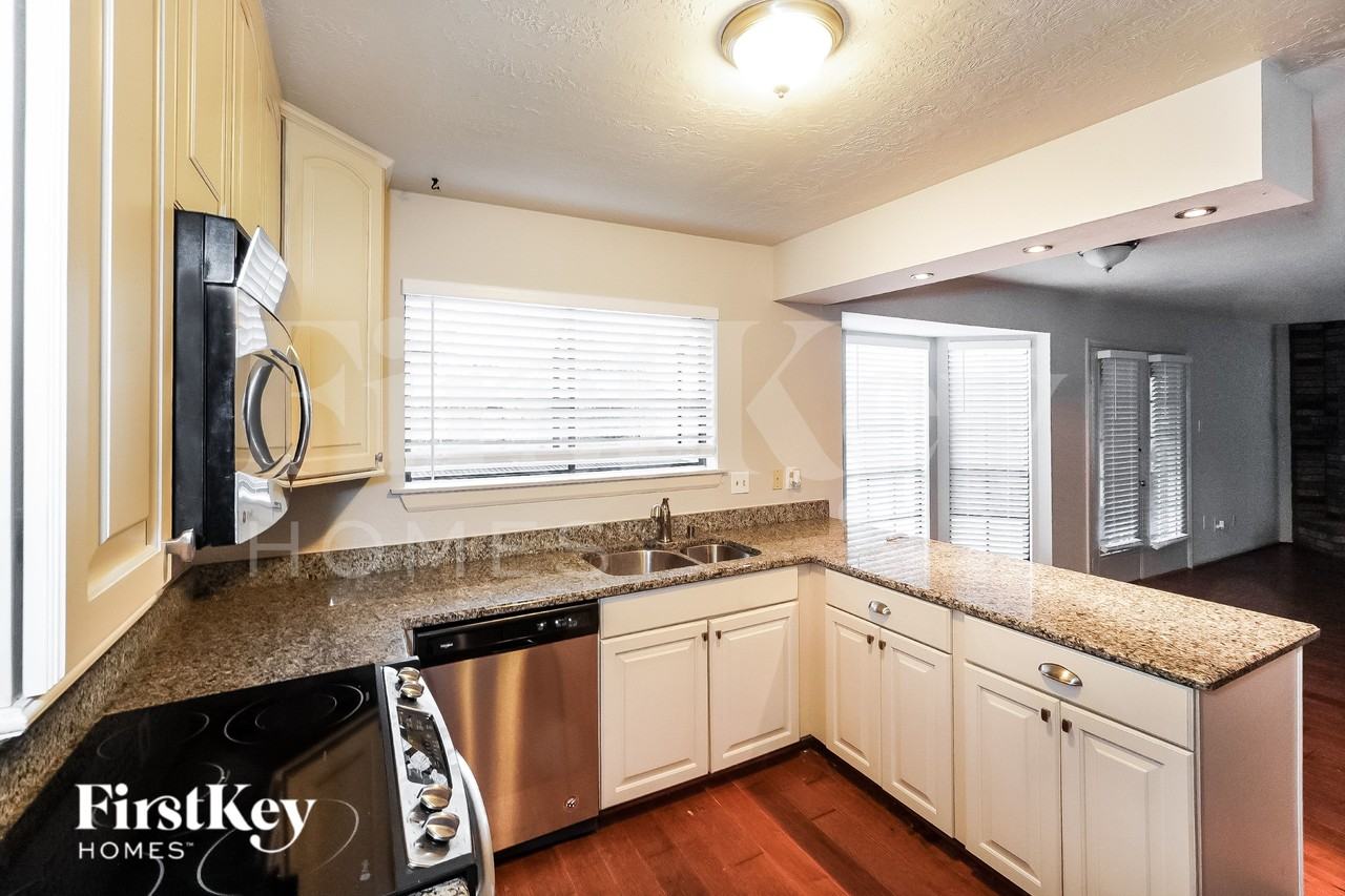 16810 Poplar Hill St - Photo 6 of 16