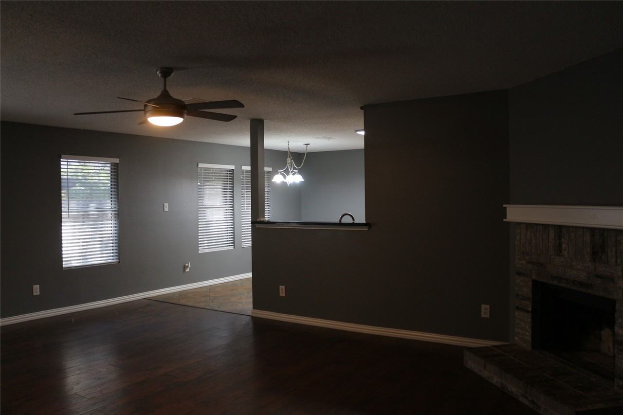 2748 Peach Dr - Photo 5 of 20