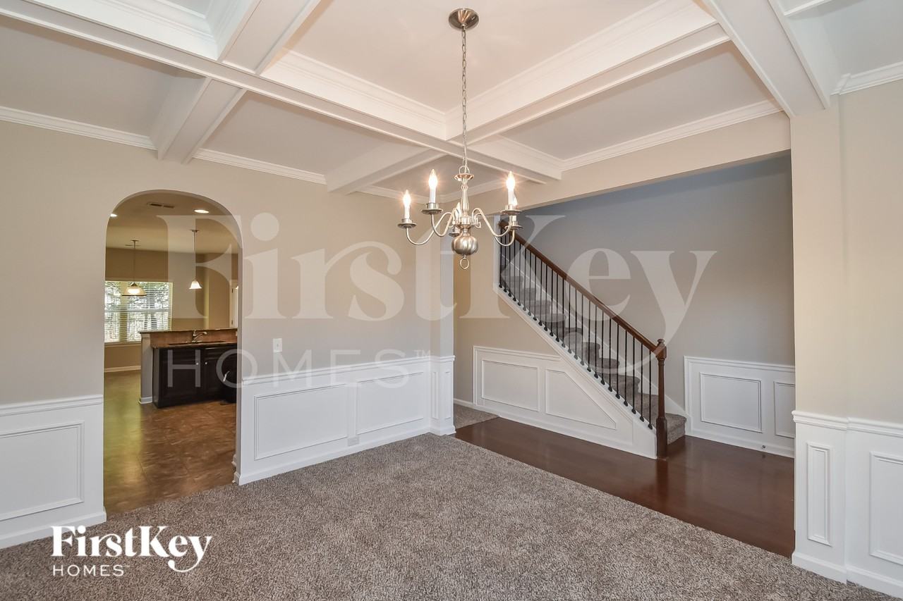 6709 Oak Hill Pl - Photo 4 of 18