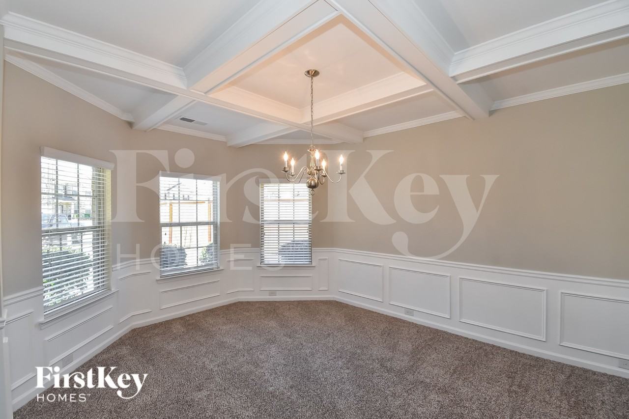 6709 Oak Hill Pl - Photo 5 of 18