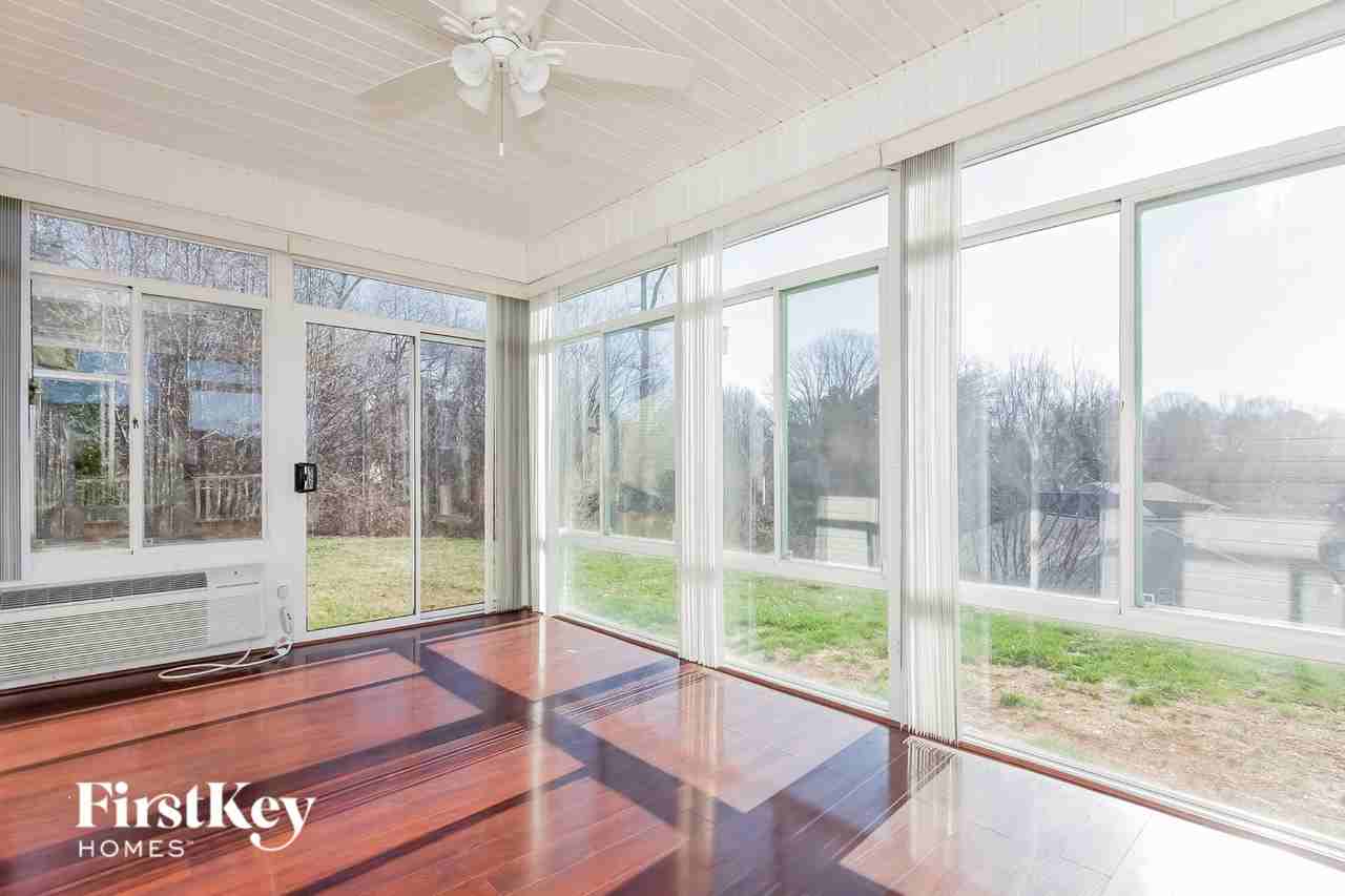 5760 Knoll Ct - Photo 6 of 15