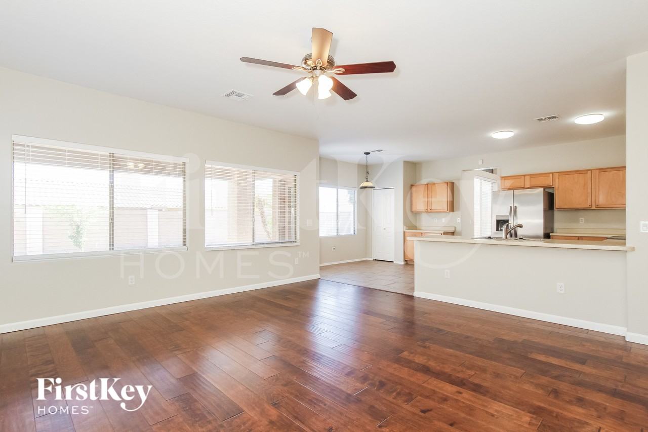14949 N 151st Dr - Photo 3 of 15