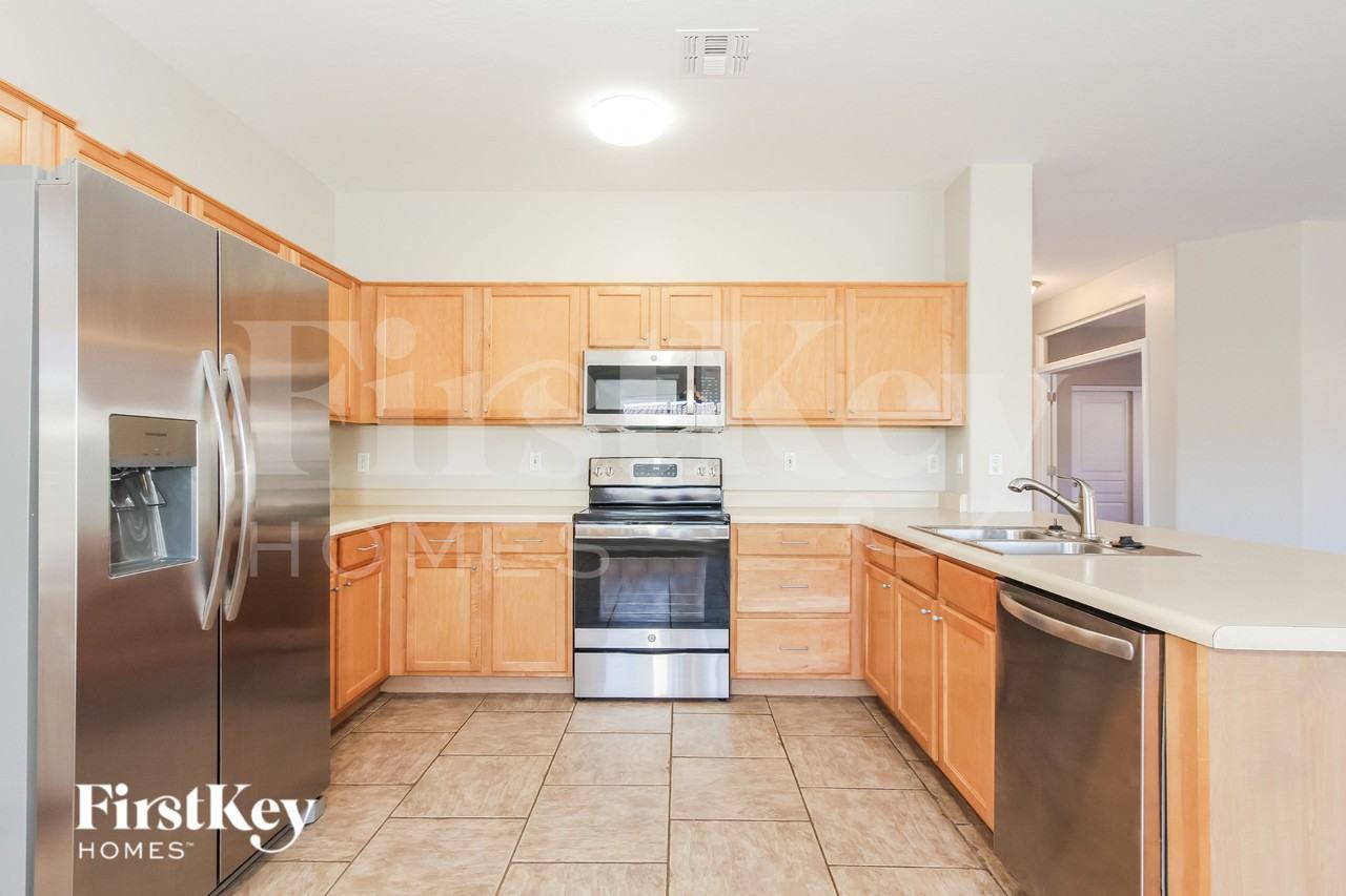 14949 N 151st Dr - Photo 5 of 15