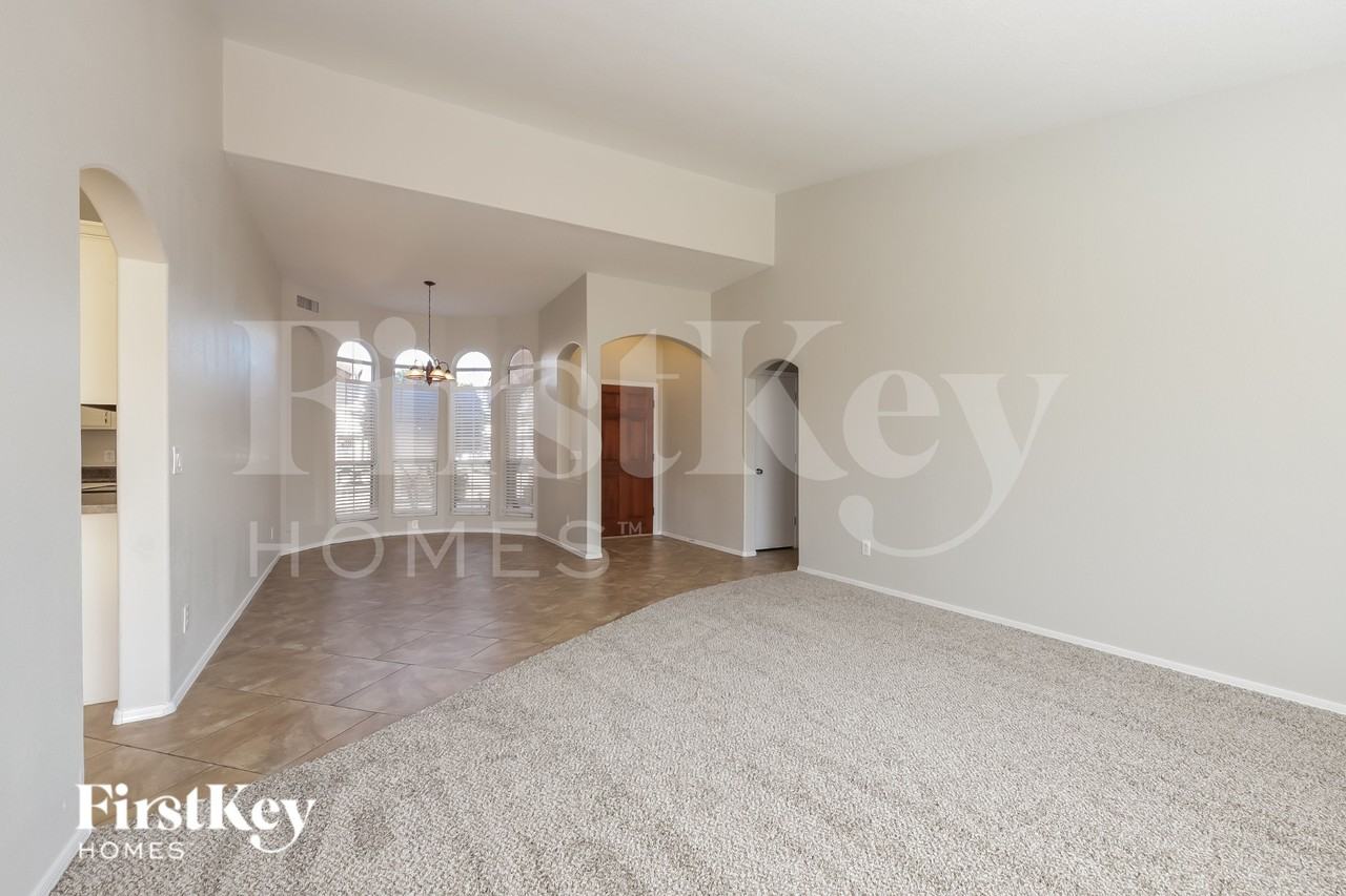 4117 W Park View Ln - Photo 3 of 15