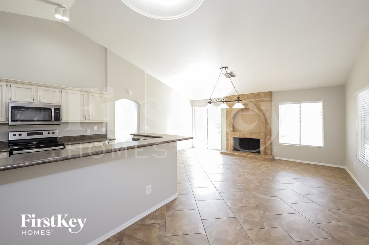 4117 W Park View Ln - Photo 6 of 15