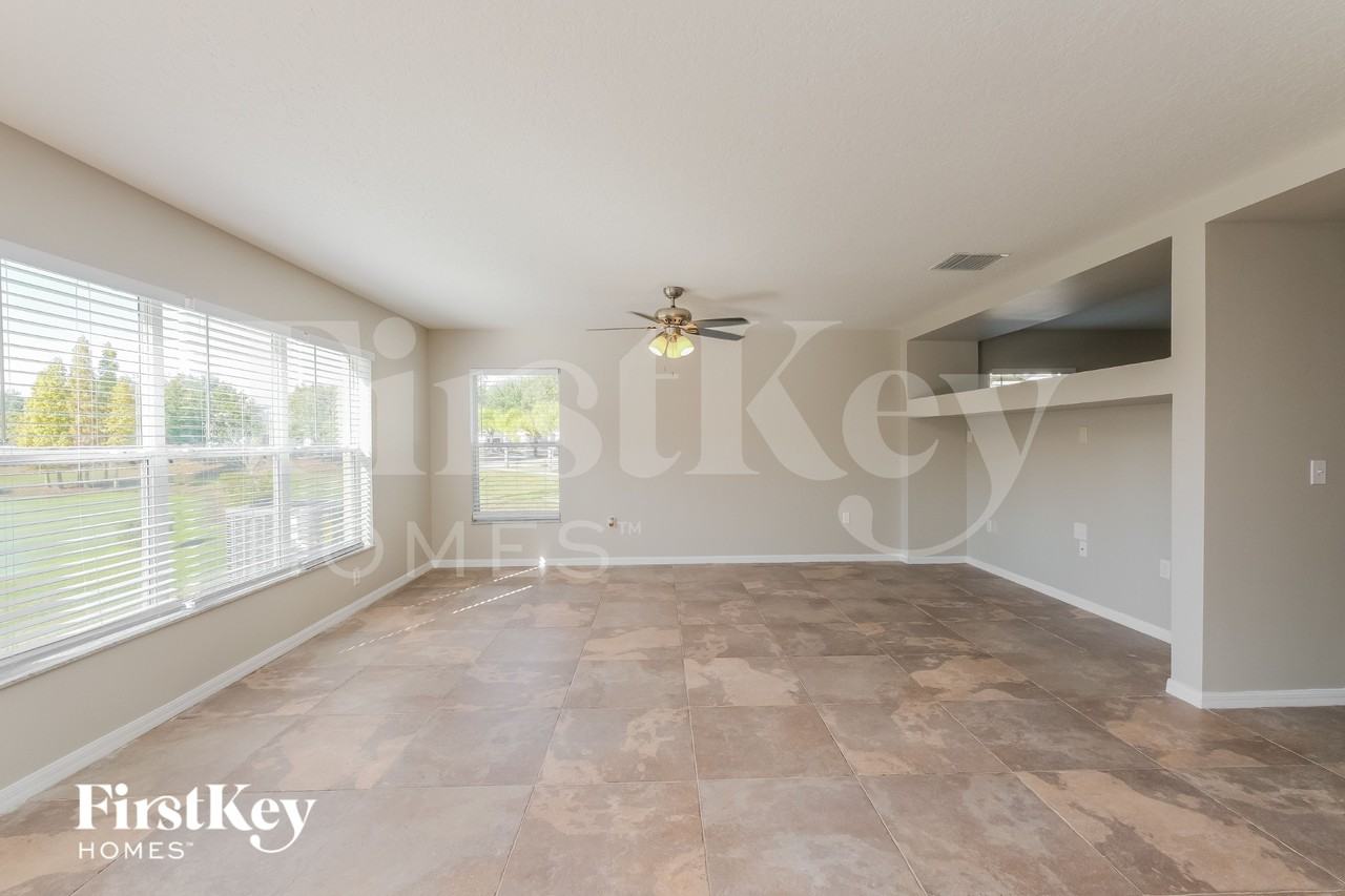 10301 William Oaks Rd - Photo 2 of 15