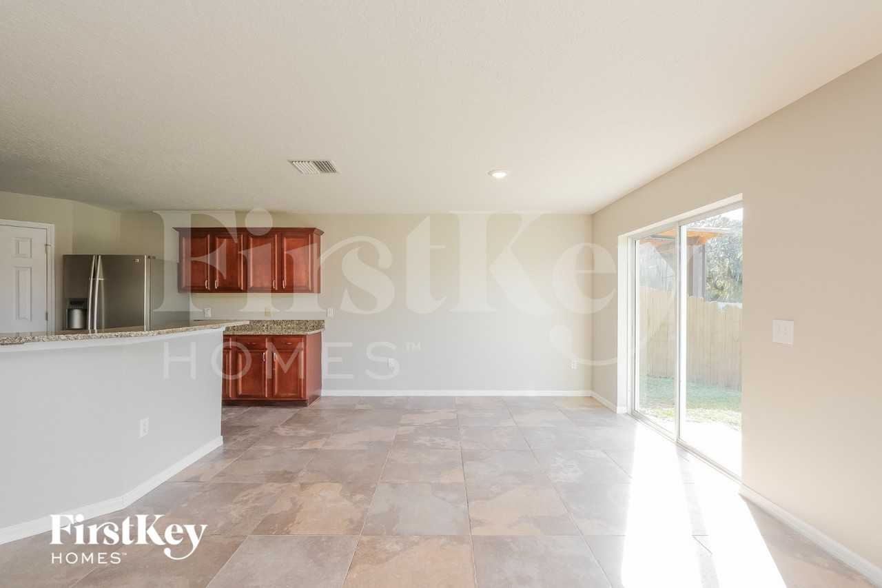 10301 William Oaks Rd - Photo 4 of 15