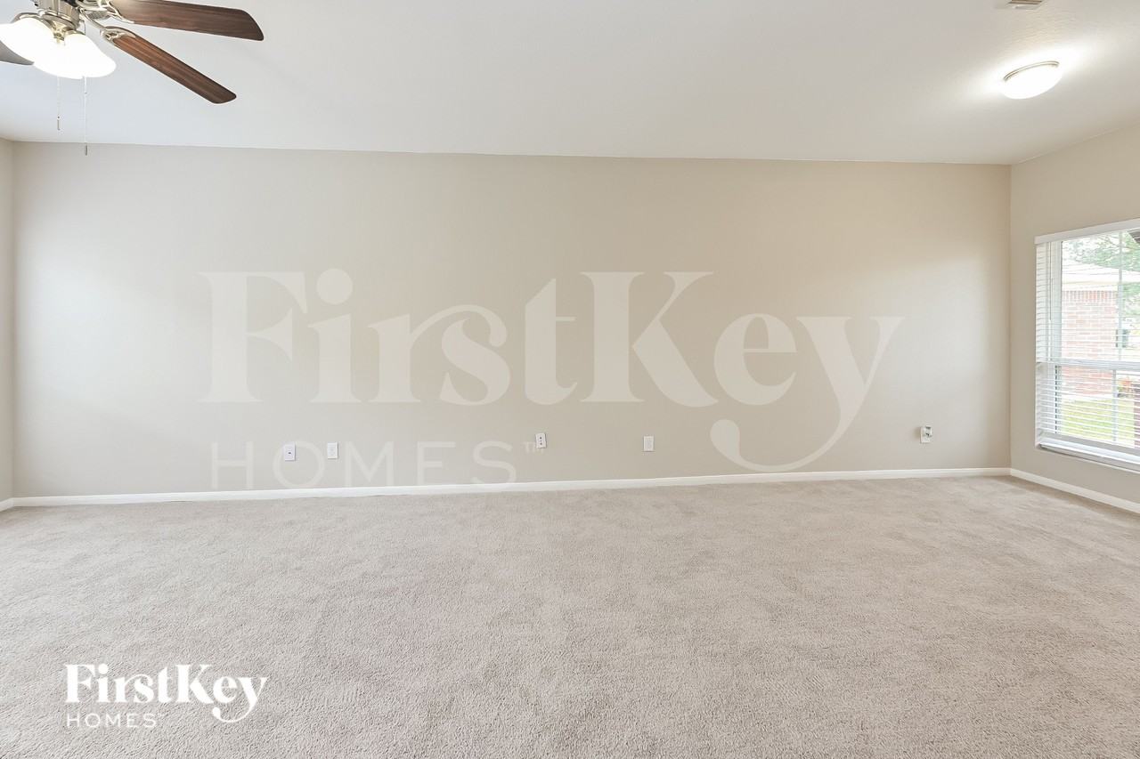 4930 Hackamore Brook Ct - Photo 4 of 15