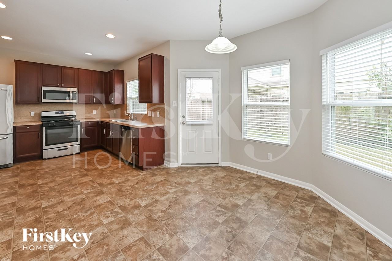 4930 Hackamore Brook Ct - Photo 5 of 15