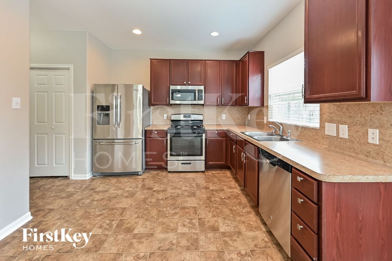 4930 Hackamore Brook Ct - Photo 6 of 15