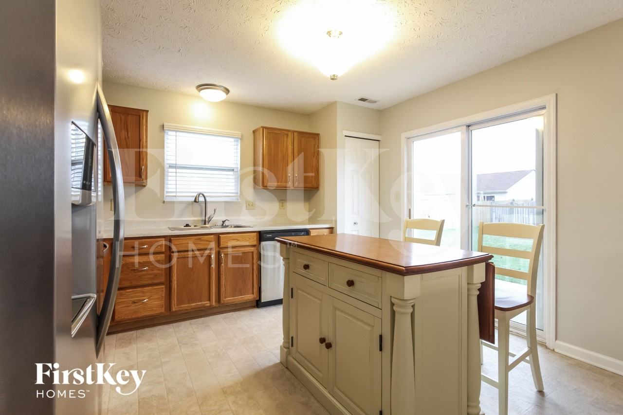 5842 Glen Haven Blvd - Photo 4 of 15
