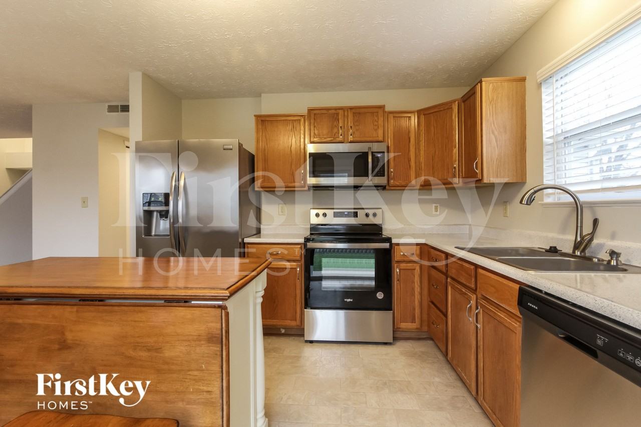 5842 Glen Haven Blvd - Photo 5 of 15