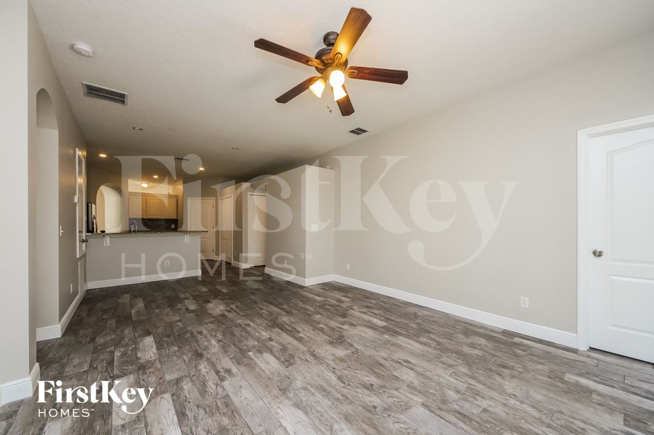 9953 Shadow Creek Dr - Photo 4 of 15